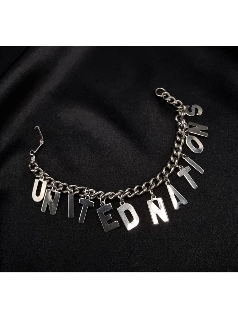 Vintage Early 2000s United Nations Charm Bracelet